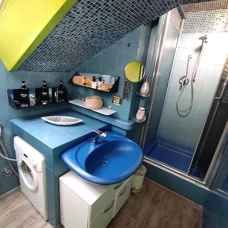 Stazione Centrale-loreto Vintage House With Terrace Wifi Sky-netlix Appartamento *