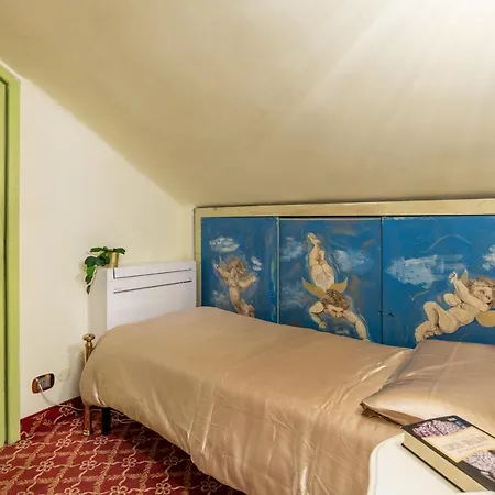 Apartment Stazione Centrale-loreto Vintage House With Terrace Wifi Sky-netlix