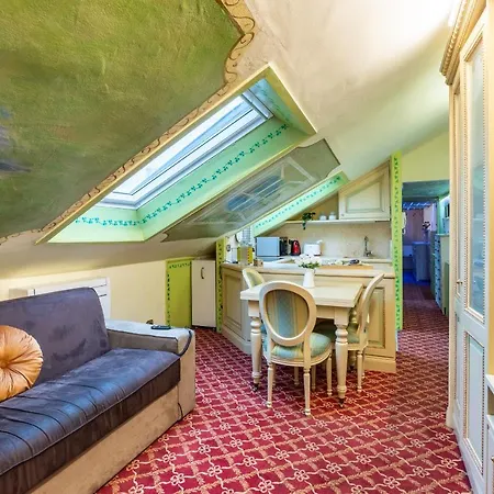 Stazione Centrale-loreto Vintage House With Terrace Wifi Sky-netlix